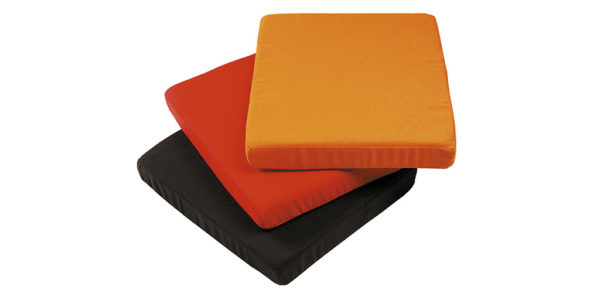 kussens voor cube parasolvoet in de kleuren zwart, rood en oranje