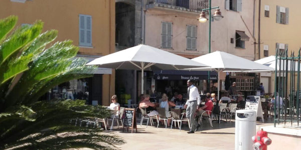 Brasserie du Port, Saint-Tropez - MacSymo Parasol